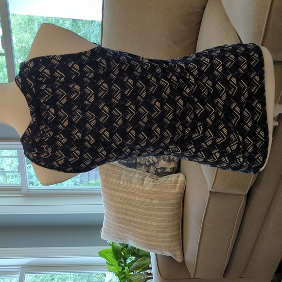 Ladies Ann Taylor EUC sleeveless top/shell size small - Picture 2 of 10